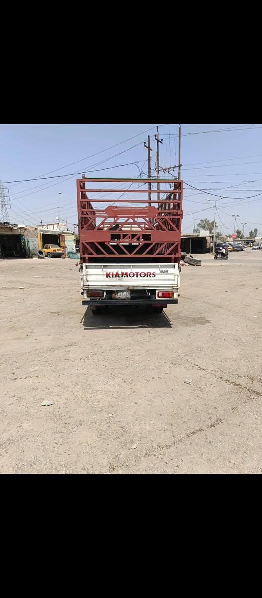 سياره فونتيره فحل موديل1999 رقم نكليزي بسمي تحويل مباشر مكينه4000 سياره نضيفه السعر80وبيها مجال العنوان بغداد الشعله الرقم***********خط
وتساب***********
