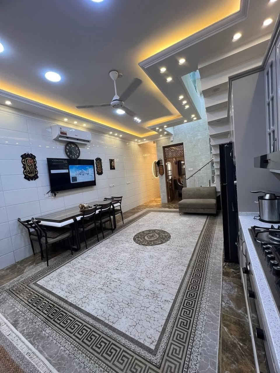 دار للبيع – المنصور / حي دراغ 2024
📐 المساحة: 128 متر - الواجهة: 5.20 متر
🏢 3 طوابق

📞 للاستفسار : ***********
             مكتب أمير علي للعقار
نستقبل جميع عروض البيع والشراء والإيجار

#المنصور #حي_دراغ #دار_للبيع #عقارات_بغداد #مكتب_أمير_علي_للعقار
