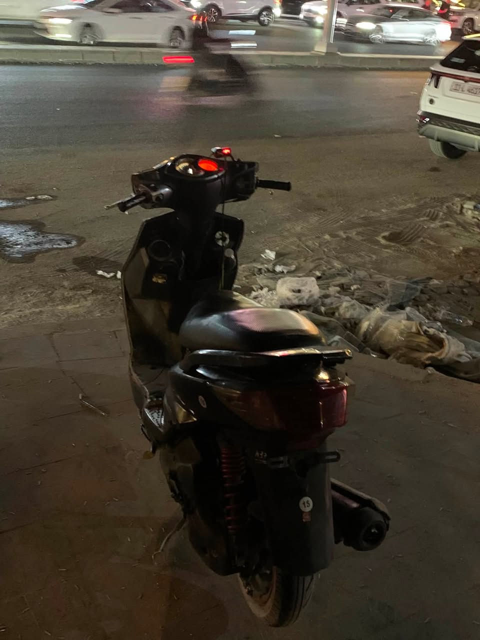 السلام عليكم سكنس فحل للبيع دراجه بلاديه مكينه ممفتوحه مكينه تخبل ناعمه ما نقصهه اي شي كامله من كلشي التفاصيل البقيه بل خاص مكان بغداد المنصور 
الشراي يتصل 
***********

