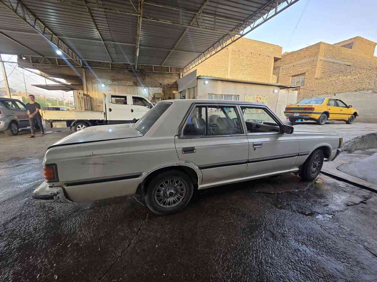 السلام عليكم سوبر كراون موديل ٨٢ كير ومحرك بطه حاوبه تخم تاير جديد صدر جديد سياره جاهزه من كلشي كهربائيات كلها شغاله  بأسمي السيارة تحويل ثاني يوم  رقم بابل 
***********
