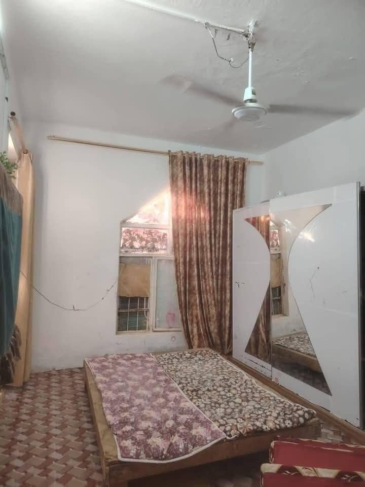 🏡✨ دار للبيع بسعر مناسب جداً ✨🏡
💰 مناسبة جداً لأصحاب الإمكانيات المحدودة
📜 زراعي – سند 25
📐 المساحة: 130م
🏠 مداور ثاني
📍 العنوان: خلف مركز الشرطة الأكاديمية – قريب من الشارع
🔥 السعر: 15 مليون فقط 🔥 غرفة وصالة ومطبخ واستقبال وحمامات 
🏢سند 25 مداور ثاني يوم 
🚨 بيع مستعجل 🚨
💙 فرصة مناسبة للسكن وبسعر مميز جداً
📞 للاستفسار والتفاصيل، مراسلة الرواسخ للعقار 🏠🔑
🏡 الرواسخ للعقار – اختياركم الأفضل 🏡
: ***********
: ***********
