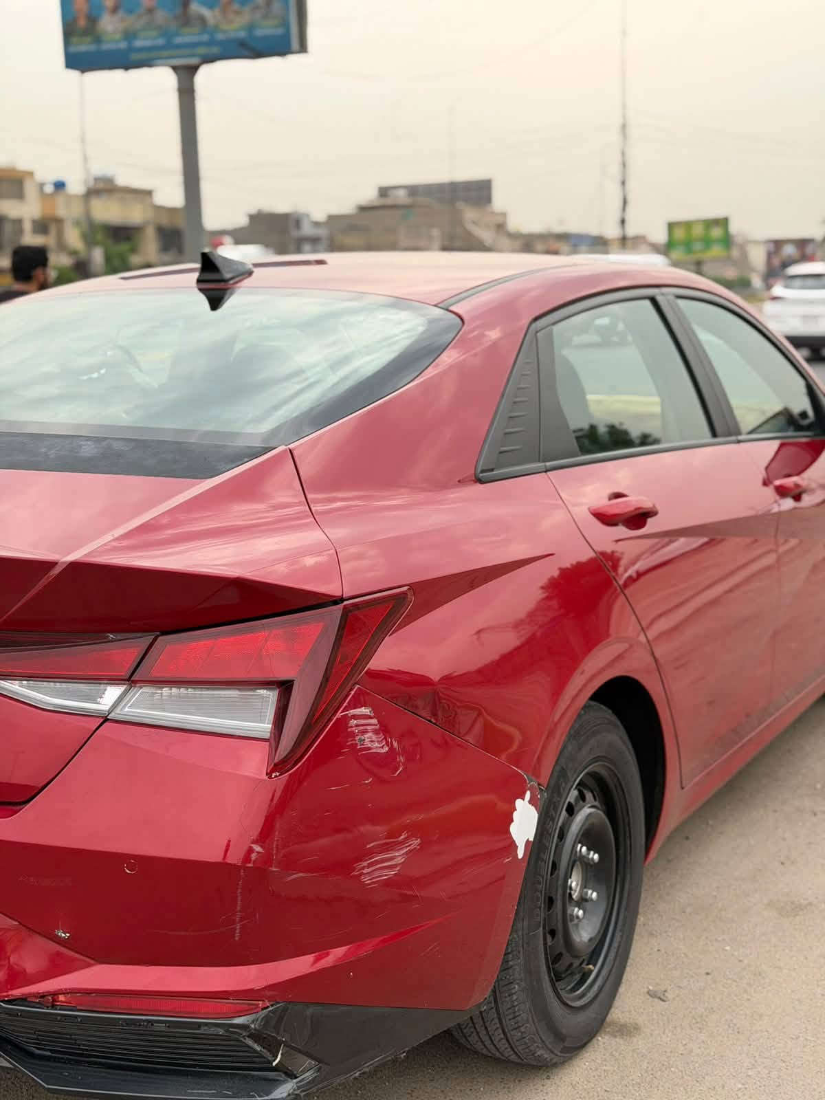 النتر مديل ٢٠٢٢ وارد امريكي صور الحادث بل منشور وبيهه هنا جاملغ خلفي طخه سعره 135 وبيهه مجال مكاني بغداد الاستفسار الاتصال ***********

نص مكتوب في الصور:
- BIDCARS