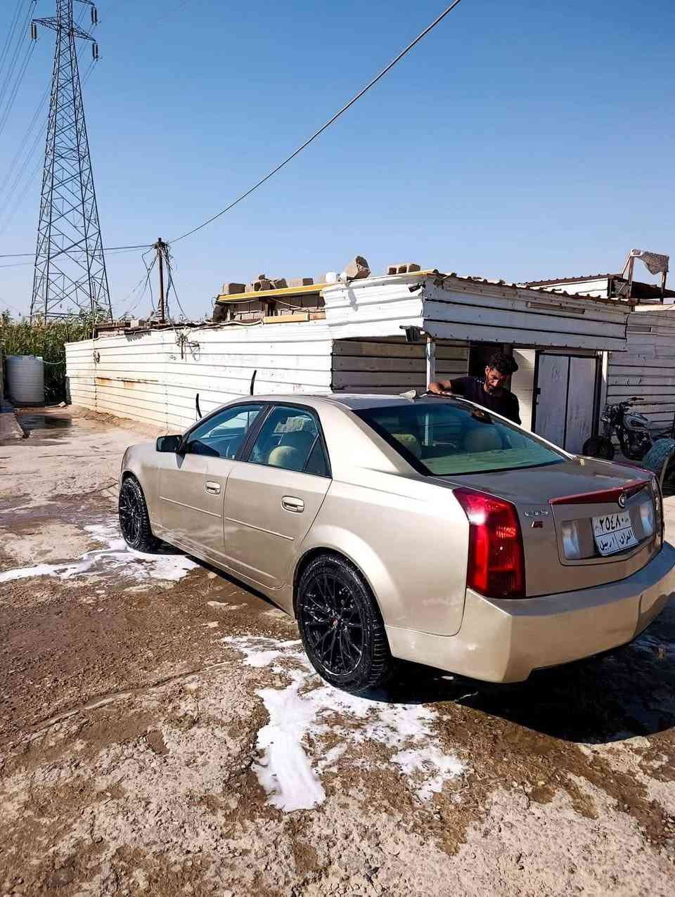 كديلاك موديل ٢٠٠٥ محرك ففتي
سياره اصوليه بس راعيه كردي محد يندله ابيع ادوات جاهزه سياره 
التبريد بس الفان عاطل 
مكاني ناصريه شطره سعر٣٣
***********
