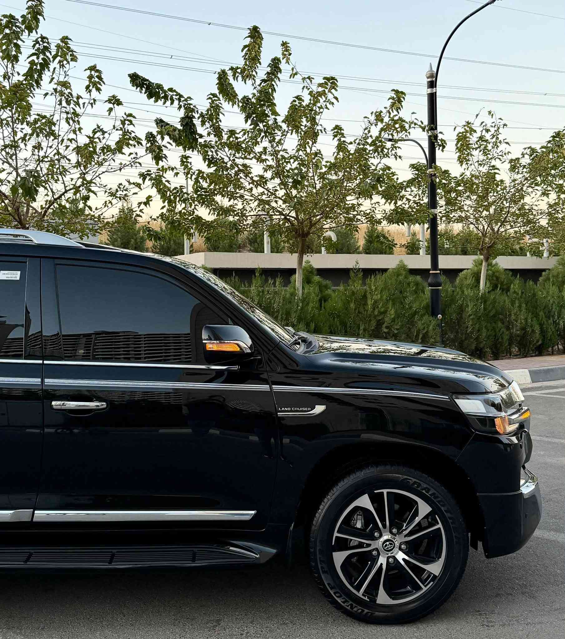 Toyota land cruesir 2021 V6 [67km]

Grand turing + جيهان باب اولا

♟️اخت زيرو بل كارتون سياره 
🪬ارخص  سعر بكل عيراق 📦

🔹لاند كروزر   ٢٠٢١  gxr  جيهان باب اولا
🔹محرك ٦ سلندر 
🔹ماشي [٦٧km] الف كيلو ضمان شريكه 
🔹سياره زيرو شريكه جيهان باب اولا 
🔹ماشيه حقيقي بشرت داخل شريكه
🔹بسمطين + سماعه بيلادي + فرشات بيلادي موجود + كتلوكات 

🔹سياره مكفوله كفاله عامه كلشي  
🔹بدون صبغ + بدون بارد + بدون رصعات
🔹بدون حتا شخت مابيها + دعاميات حتا
🔹بدون رصعه و شخت مابيها 
🔹رمل مابيها 

‏‎🔹فول فول مواصفات
‏‎شاشة كبير لمس كاميرا حاسة
‏‎كاميرات 3 شاشات سيلاد فتحة سقف 
‏‎كشن جلد كشن كاراباي شحن موبایل  8 اريباك تبريد مركزية
‏‎بصمة تشغيل عن بعد باب جاك سلاجة ليد زينون 
‏‎تحكمات ستيرن دبل فوليوم فورويل هوك
‏‎سيارة بها 2 بصمة من شركة جديد جدأ 
‏‎سيـارة عل نظافتها احسبها صفر زيرو

🔹تخم تاير دنلوب الاصلي

‏‎ 🔹محرك كير بشرط مامفتوح
سياره حيل نظيفه كلشي علي بيلادي
تحويل بشرت مباشر حول باسمي السنويه
بشرط تحويل و خرامه 
سياره دينار مصرف مابيها
سياره رقم اربيل 
مكان / سليمانيه 
سعر / 538$ 
رقم /***********
