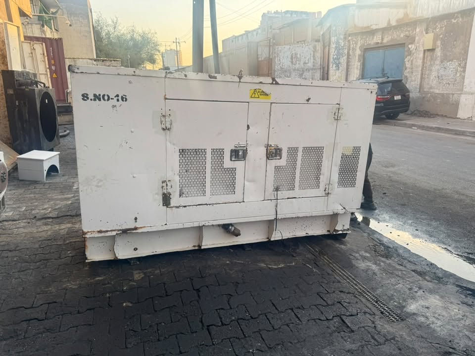 كاتم فارغ مال ٤ سلندر نضيف صالنصه  موجوده كامل العنوان بغداد مجمع مشن
السعر ٥ ورقات 
***********
