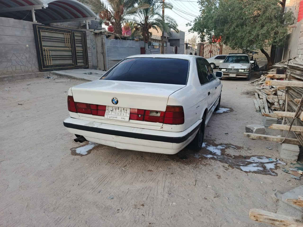سلام عليكم بي ام للبيع
520رقم بغداد مكينه مسكر رقم ***********
