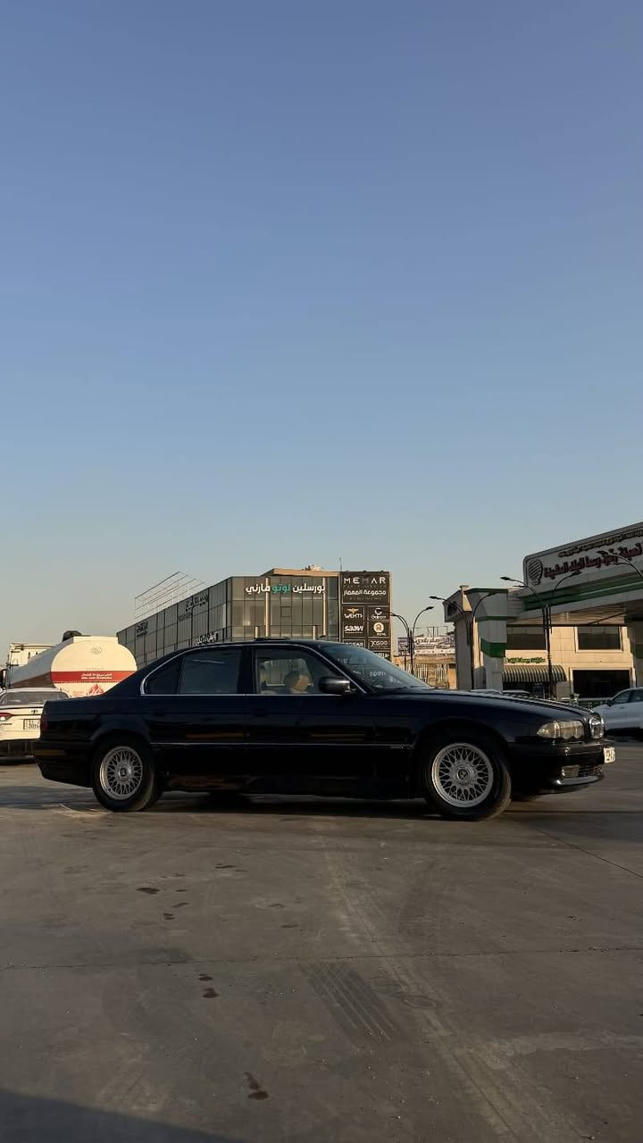 سلام عليكم. ملاحظة للبيع
‏بي ام دبليو خفاش 
‏1995 محدث 2000
‏744
‏مكينة كفالة 
‏گير مكفول 
‏حدادية امامي خلفية 
‏سلايت 
‏بردة كهرباء 
‏دبل جام 
‏تبريد 
‏السعر 95 بي مجال 
‏المكان بغداد 
‏السيارة جاهزة للاخير 
***********
