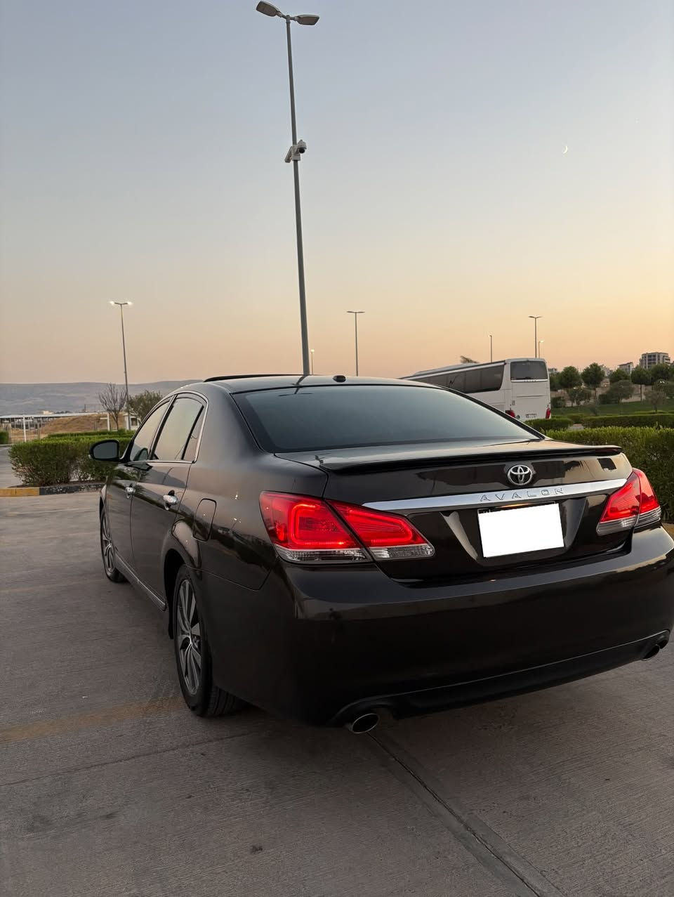 toyota avalaon 2011
ئه‌ڤه‌لۆن لۆك 
دوبه‌ی ساخ بێ ده‌عم بێ بۆیاخی عێراق و دوبه‌ی 
ته‌نها 4 پارچه‌ی به‌س په‌مپی ئه‌مریكایه‌ به‌شه‌رتی ئه‌وه‌ی نوكه‌ چه‌كوشی پێوه‌ بوو 500$ ببڕه‌ 
لۆك له‌ ناو پاكه‌ت   زۆر زۆر تازه‌یه‌ 
***********
كۆدی بۆ كراوه‌ باركۆدی وه‌رگرتووه‌ به‌ شه‌رت 
شوێن : سلێمانی
