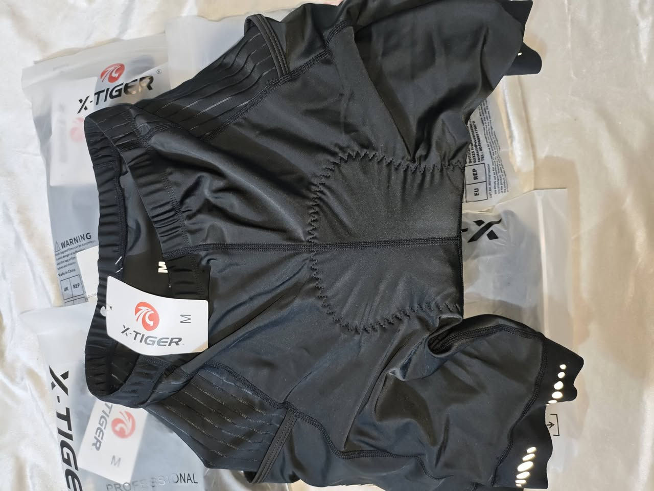 سلام عليكم
متوفر شورت جيلاتين طبي 💯

ماركة / X-TIGER🚵‍♀️

متوفر بقياسات S/M/L/XL 🚴‍♂️

تفاصيل اكثر خاص 

🆕🆕

متوفر توصيل جميع المحافظات 🚗5

واتساب ***********📞
