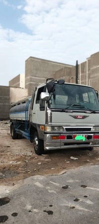 تنكر هينو • موديل ٢٠٠٠ • حمولة ١٠ طن