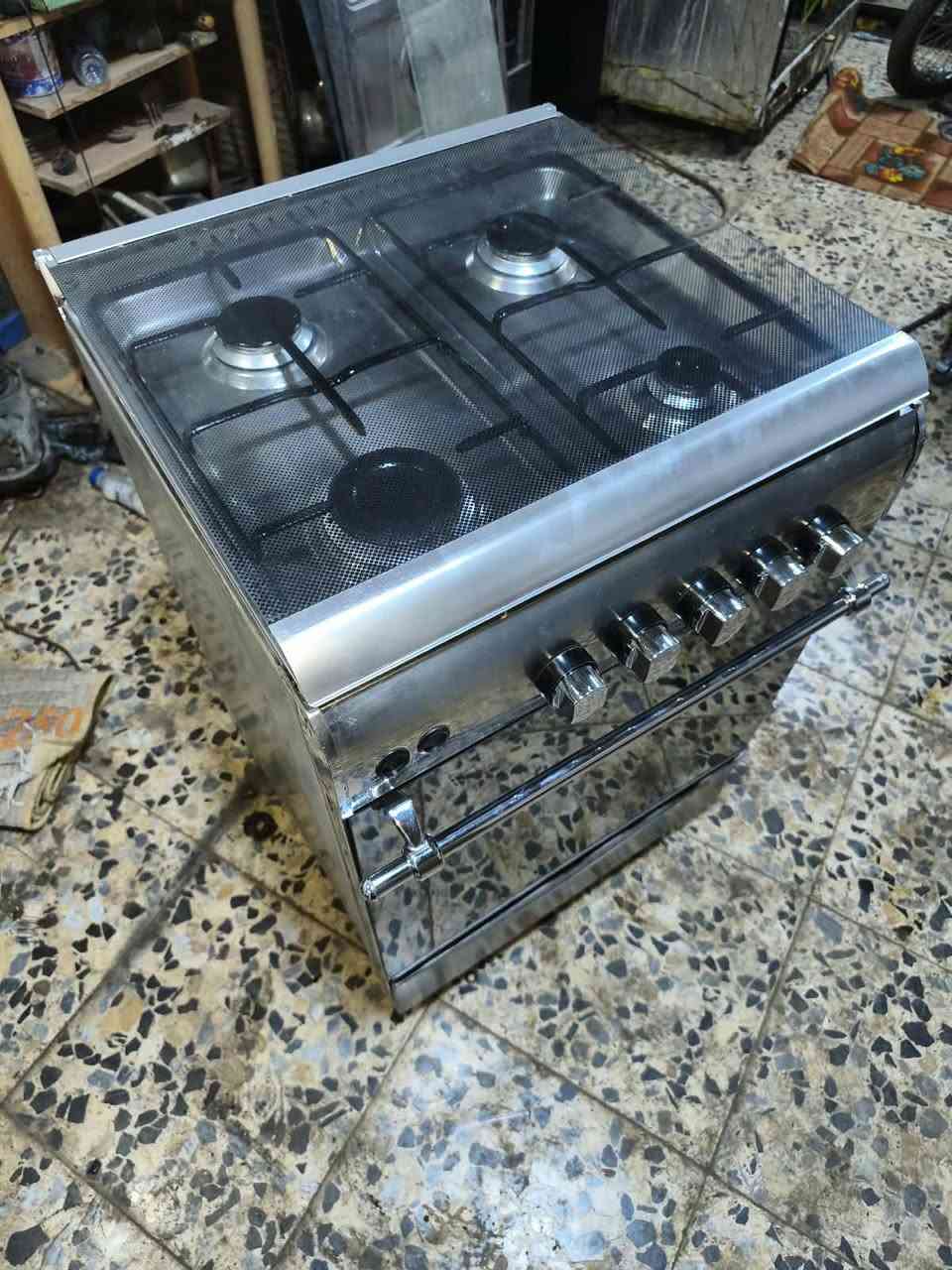 السلام عليكم طباخ يونيفرسال مصري نضيف كلش وأخو الجديد كله شغال وعلا الفحص السعر 120وبي مجال للطيبين للاستفسار (***********) ويوجد توصيل للحياء القريبه النجف, العراق
