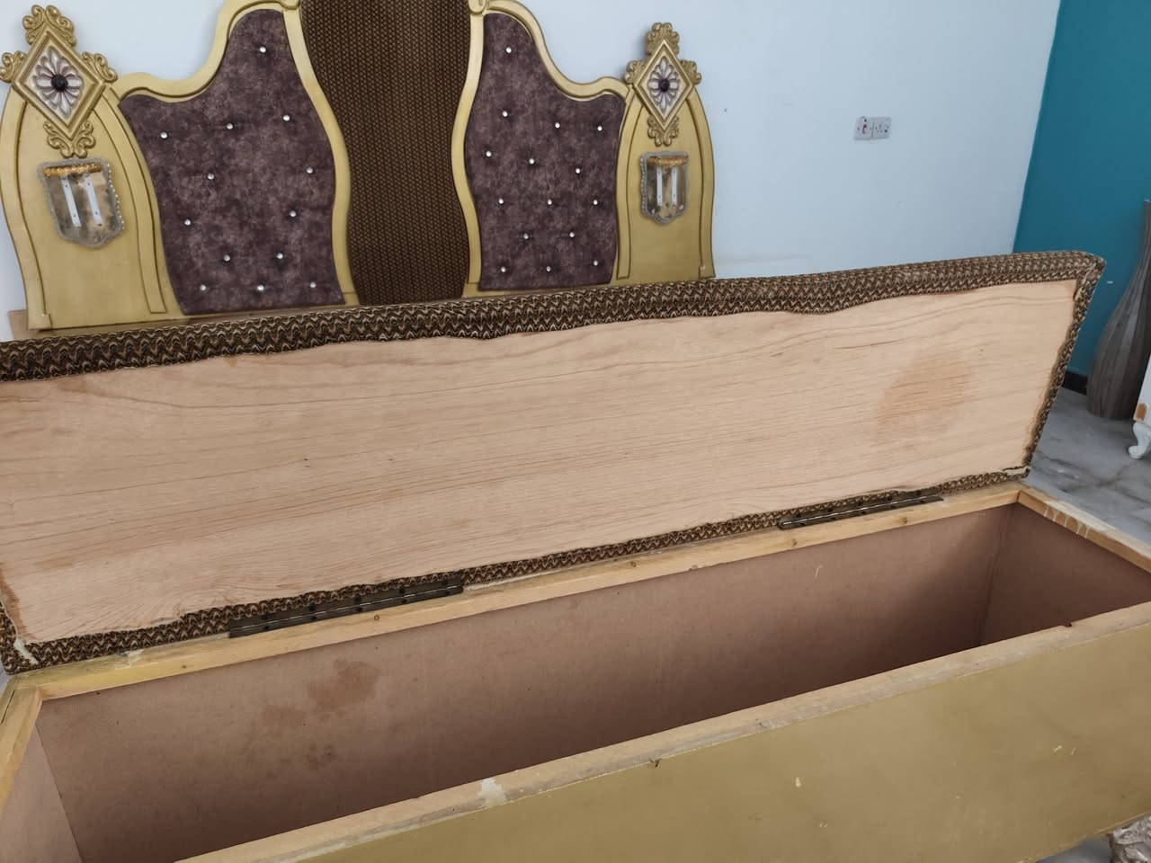 سلام عليكم
للبيع غرفه كاملا مراسلاواتساب 
تزكام *********** @إشارة 
ناصرية حي تضحيه
