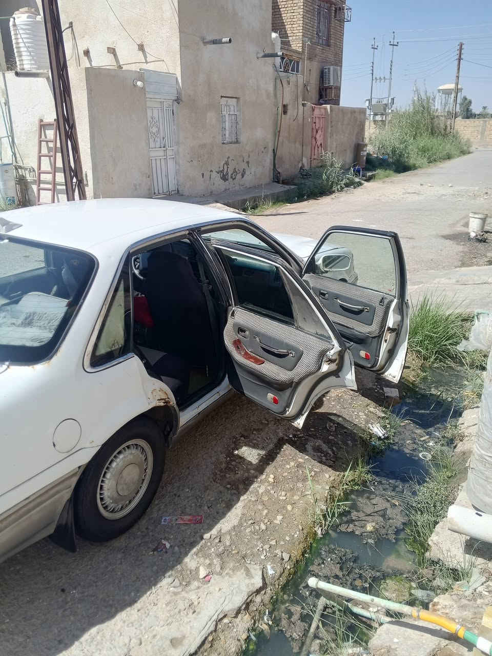 سلام عليكم
سيارة جاهزه مكينه وكير وحداديه  وطخم تاير 
ذي قار قضاء الرفاعي 
رقم صاحب سيارة ***********
