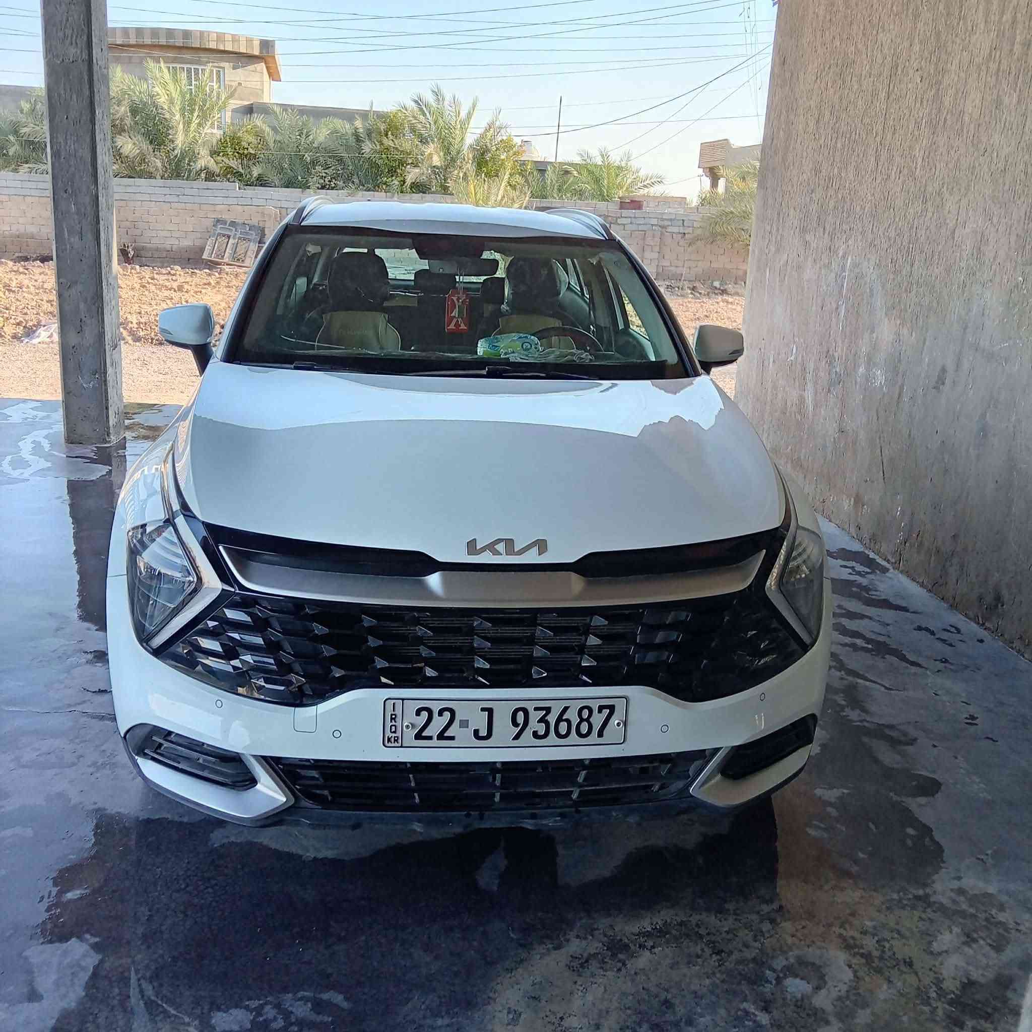 كيا سبورتاج 25 رقم شمالي كامل المواصفات باستثناء التنته ماشيه 42 كيلو بعدها على وضع الشركه سبير ما نازل  مالتها مكلف بالنشر هذا رقم صاحبها +964 783 510 1086 رايده ب 23 وبيها مجال للشراي يتصل علىهذا الرقم ويتدلل صاحب السياره ابو يوسف وحياكم الله
وجوده السياره الفلوجه الكرمه
