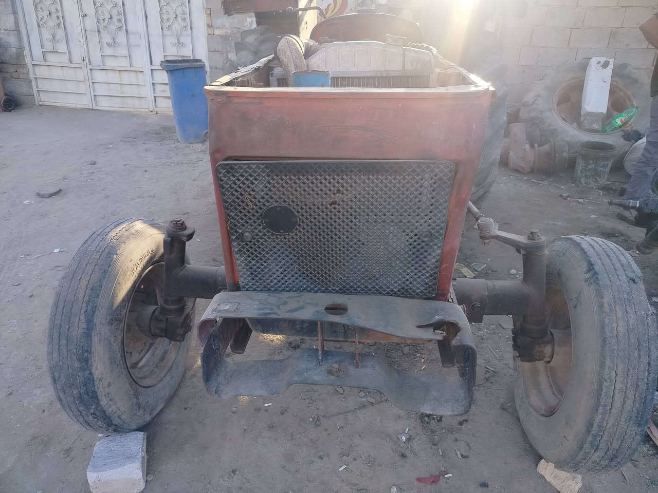 السلام عليكم مكينه عنتر للبيع بدون جاهزه محرك كير جهاز بم نكره سلف السعر مليونين وبيهه مجال قليل العنوان ميسان العماره حي العسكري الاتصال على الرقم ***********
