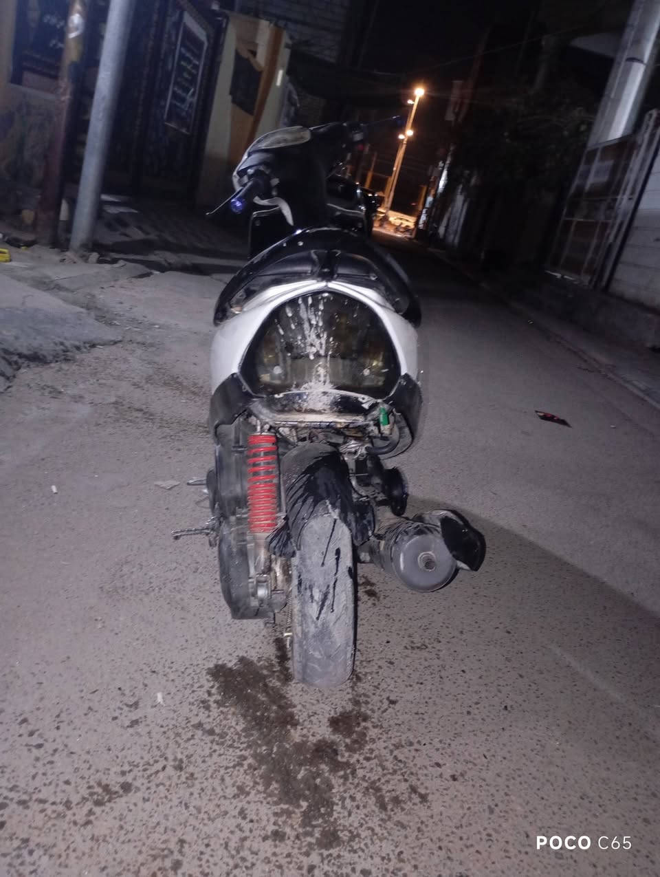 ماكس مفتوحه  شادين بوشه 55
كفرات نضيفه 
ابيع كوم دراجه تشتغل هندر واحد 
بس طكت الجبنه وذبت دهنه كله 
سعر ٢٢٥  الف وبيه مجال 
العنوان ناصريه مركز 
***********
