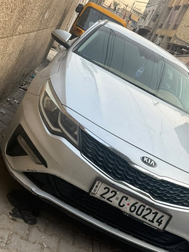 اوبتما ٢٠١٩ للبيع
امريكي طابه كلين بدون حادث
 بس بيه ضربة فوك البكلايت مثل ماموضحه بلصورة
وبيه شخوط السيارة سويج 
مكينة 2400 
رقم شمالي اربيل 
ماشية ٩٤ 
السعر 135 
*********** بغداد الحريه
