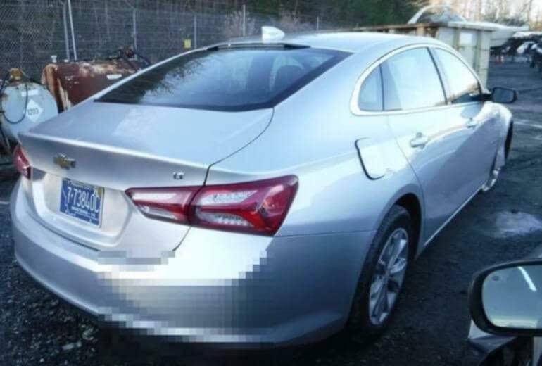 للبيع — شفروليه ماليبو
🚘 ماليبو | لون سلفر

📍 رقم أربيل — باسم شركة

📄 السنوية ساقطة من الشهر الثالث.

✨ حالة السيارة:

• كلين، بجم كبس

• الضربة باردة بالجاملغ الأيمن

• السيارة جاهزة من كلشي

• حدادية جديدة أمامي وخلفي وزوج تايرات جدد

• كير جديد

• أدامة كاملة

• ماكو كلوب مشتغل بالدشبول

• التبريد شغال وما ناقصها شي

• مواصفات LT المعروفة

🔧 ملاحظة مهمة:

السيارة مسويلها تعمير كامل، وترايك وين ما تريد. السيارة جاهزة وتحتاج فقط رقم جديد.

💰 السعر: 100 شدة

📞 للاستفسار: ***********

الجادين فقط، الله يرزق الجميع.
