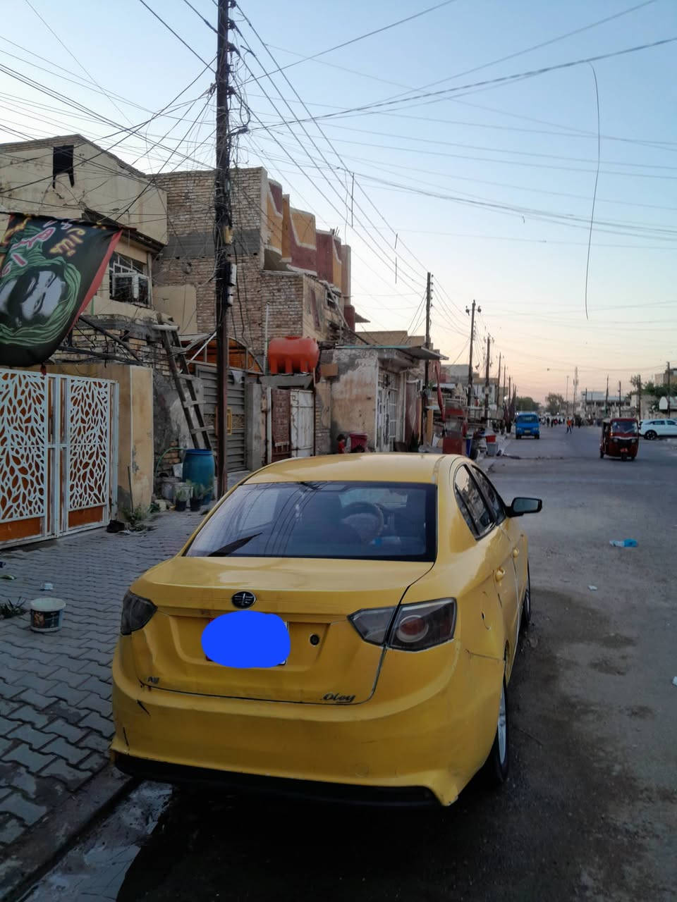 سلام عليكم فاو اولي مديل 2015
مكينة و كير كورلا و رقم بغداد انكليزي بأسمي سنوية لل30 مصفرة هيئة و غرامات و خط وبحث مكان السيارة بغداد الحسينية 
***********
سعر 37 و بيها مجال
