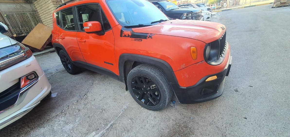 جيب رينكيد 2018 4x4 بدون ايرباك.. كلهة سليمة
تشغيل عن بعد
تحكم ستيرن جهتين
تحكم مري كهربائي 
بصمة تشغيل
بلوجكترات وية الستيرن
شاشة كبيرة 
تدفئة كشنات وستيرن
هاندبريك بصمة
كير ٩ سرعات
سبير ويل كب
صورة الحادث مرفقة
السعر 130 ورقة قابل للتفاوض
***********
