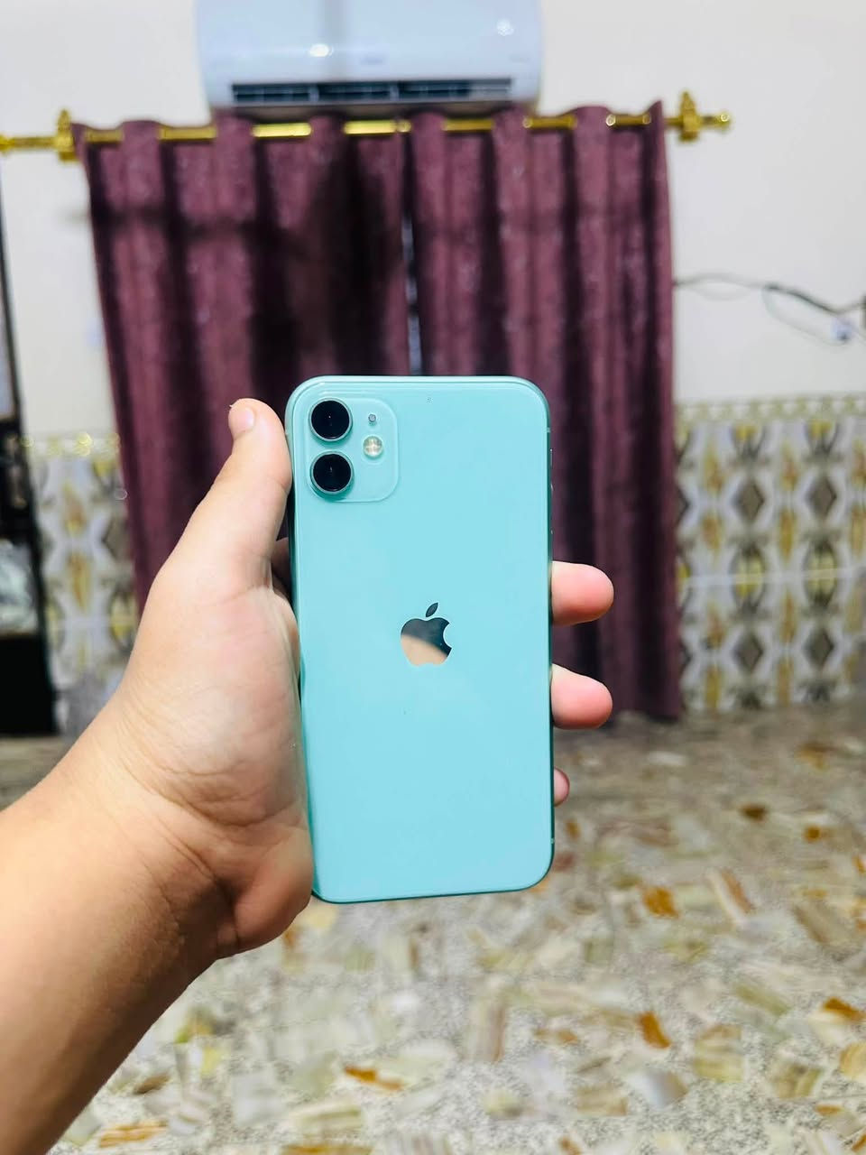 سلام عليكم آيفون 11عادي ذكرة 128بطارية 93بلادية شرط جهاز مامفتوح وتر مروق فقط فيس ايدي متوقف بسبب تحديث جهاز نضيف كلة شغال سعر 250بي مجال ويا سماعت  مكاني بغداد مدينة لصدر  رقم***********
