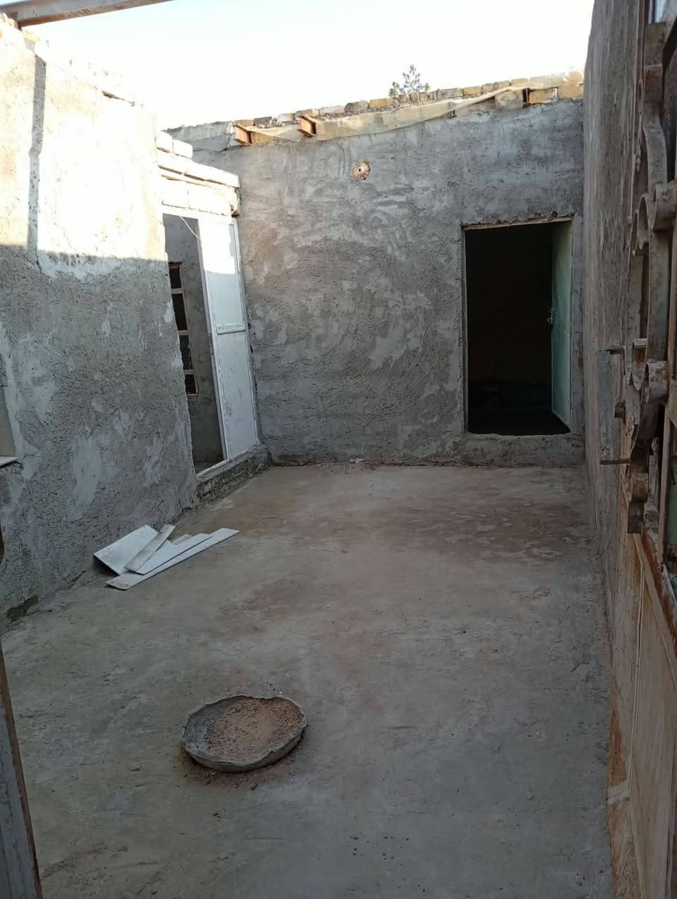 بيت للبيع سعره 8ملايين مساحته 60دولان زراعي حي نيسان خلف مدارس در النجف شارع 5الاستفسار اتصل على هذا الرقم ***********
