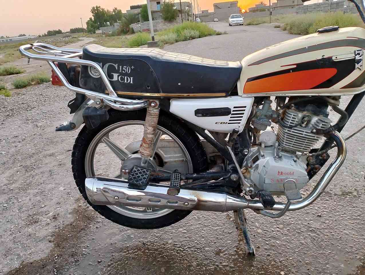 دراجه سيفان موديل 2019 محرك بلادي فول نضافه ونشاط( تشغيل نكره سلف وهندر وكهربايات شغاله كامله)( أوراق اصوليه كرتونيه كامله) السعر( 320)وبيها مجال حك الجيه لاتصال *********** خاص ما جاوب الشراي يتصل السكن ديالى (ناحيه كنعان)
