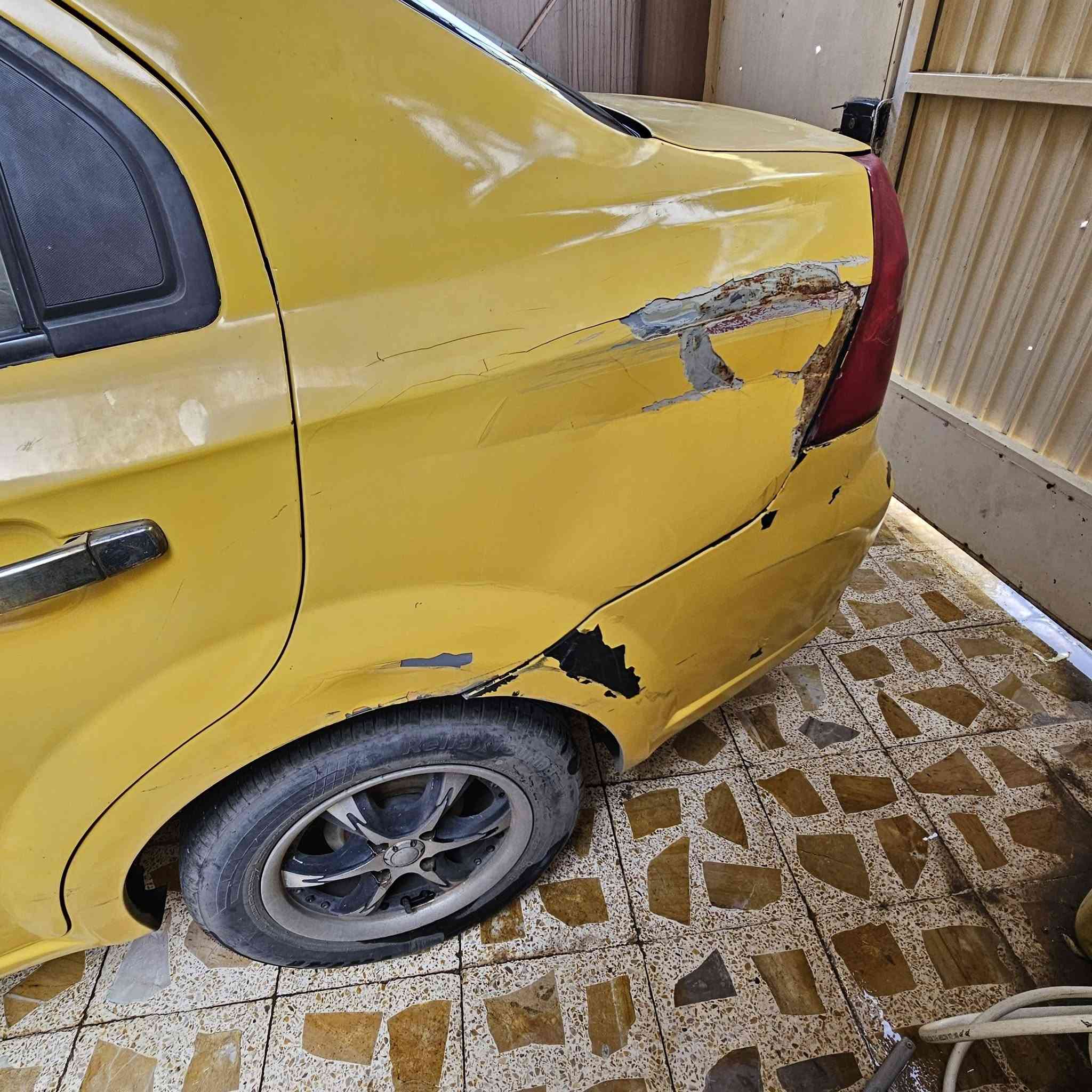 سيارة افيو ٢٠٠٨ كوري خليجي كير اوتماتيك
كير  ومحرك دبل ترام شفت شرط 
كهربائيات شغالة كاملة
طخم تايرات انظاف
رايديتر مبدلة جديدة
واتر بم مبدل جديد
دبو مال بريك مبدل جديد
جامات كهرب
الداخل للونين
السيارة رقم احمر نينوى شرط التحويل
غرامات صفر
الهيئة مطلوبة ٨٠٠ الف تقريبا
ظررها جاملغ الورى السائق وشبر من الصندوق(مبين بالصور)
السيارة بيها معجون بالبواب والبوند بسبب طخات مال تكسي(مامعدلة الطخات والصباغ ظربها معجون)
باقي التفاصيل مبينة بالصور 
السعر ٤٢ ورقة وبيها مجال 
للتواصل 
*********** واتساب
*********** 
ماشراي لاتخابر التفاصيل مكتوبة كامل
