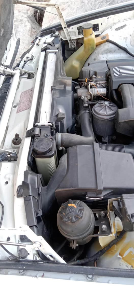 Bmw520فانوس
للبيع او مراوس
موديل1991 السياره جديده كير مكينه تبريد 
كهربائيات كلها جديده على الكفاله شغله وترايك وين متريد تروح بيها 
سيدي جنجر ام بي فاير 
تليفون 
غرفتها جديده  
رقمها اربيل وهزه جديده تحويل مباشر 
مكان السياره اربيل 
السعر 90 وبيها مجال 
***********
*********** أربيل, العراق
