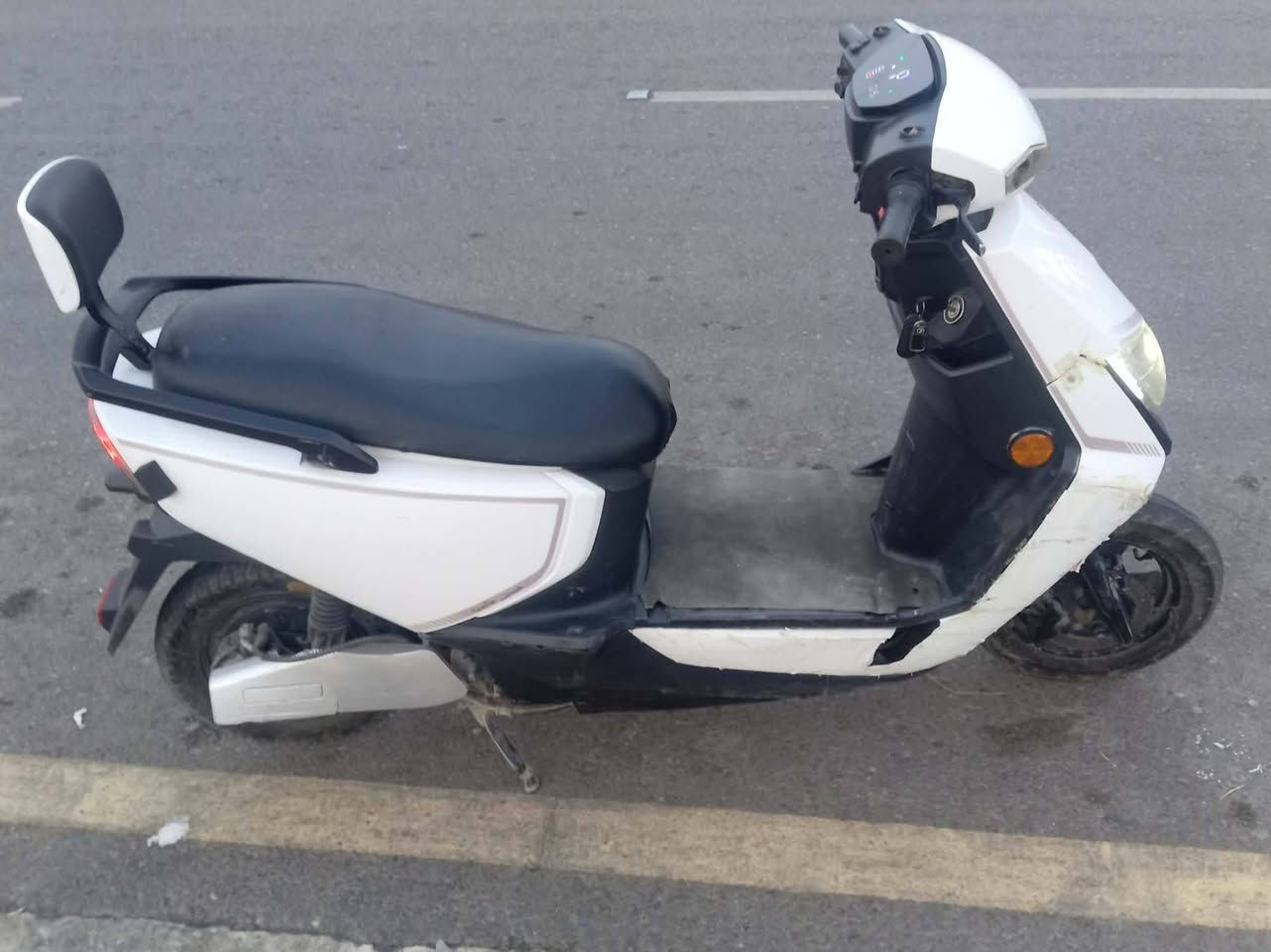 السلام عليكم اخوان عندي هاذا المطور شحن بطاريات شرط الفحص كهربيات كلو شغل السعر 360 بي مجل
