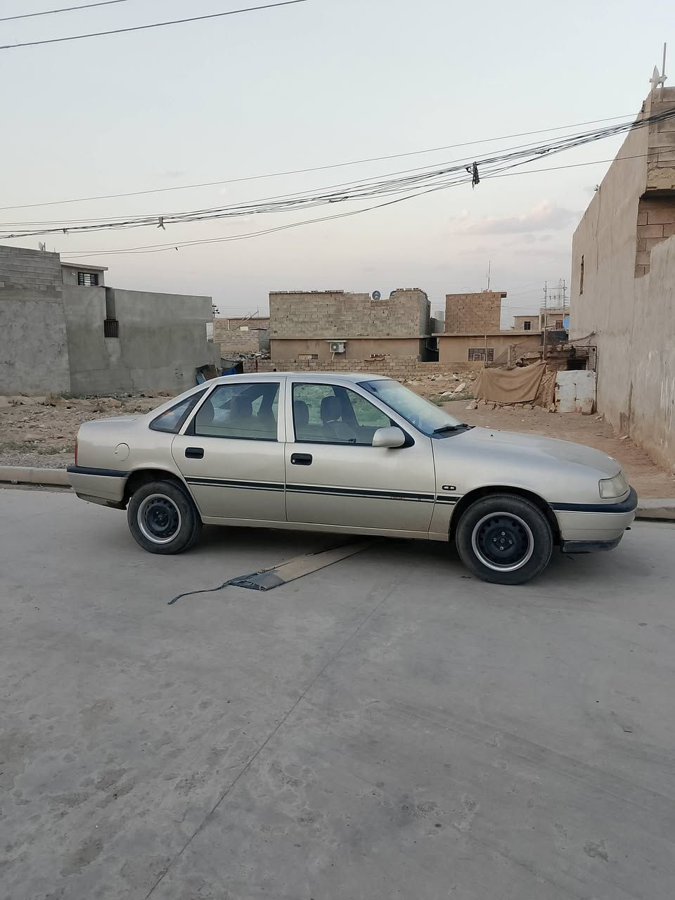 اوبل فكترا للبيع  
موديل 92
حجم.   18
اللون    سلفر 
الرقم.   نينوى. الماني شرط التحويل 
محرك.  طخم.  دواخل.   جديد.  
السعر.    45 ورقه 
***********
