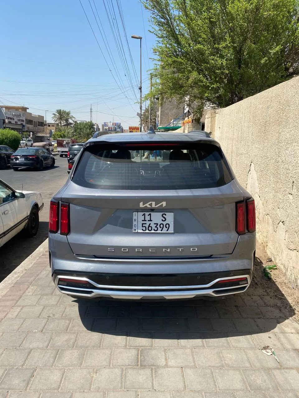 السلام عليكم سورنتو للبيع موديل 2022 وارد أمريكي صور الحادث موجودات بالصور مكانه بغداد السعر 220  للاستفسار اكثر الاتصال عل الرقم ***********
