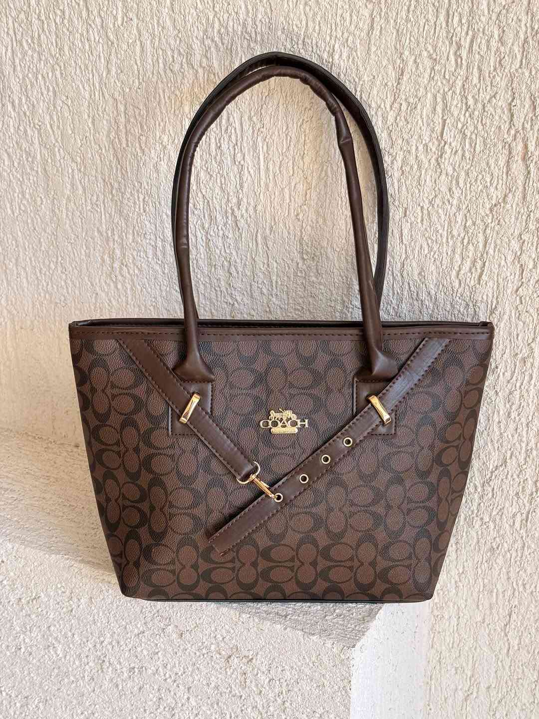 ⁨	✨ ماشا للاحذيه و الحقائب ✨ 

عرض 38cm
ارتفاع 24cm
القاعده 10cm

ماشا للاحذيه و الحقائب 
الديوانيه عفك سوق الجمعه الاول

متوفر توصيل محافضات 
توصيل مجاني داخل عفك 

للحجز دايركت 💌

.
#اكسبلور #عروض #العراق #ماشا_للأحذيه_والحقائب #جاي_من_اكسبلور⁩

نص مكتوب في الصور:
- الوردى نفذ
- ١٠ الف