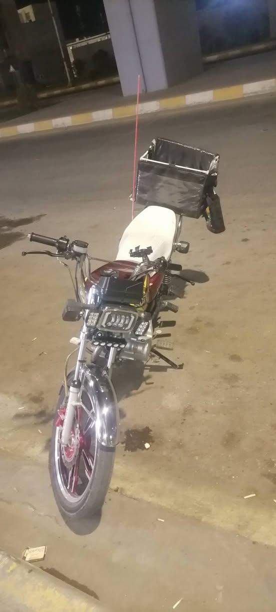 دراجه لبيع شرط لاصرف ولا بخار محرك مفتوح بس والافات السعر 475بي مجال قليل هذا ره قمي ***********
