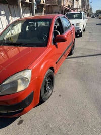كيا ريو موديل 2009 لبيع  السياره حلوه ونظيفه الله شاهد سياره كير ومكين...