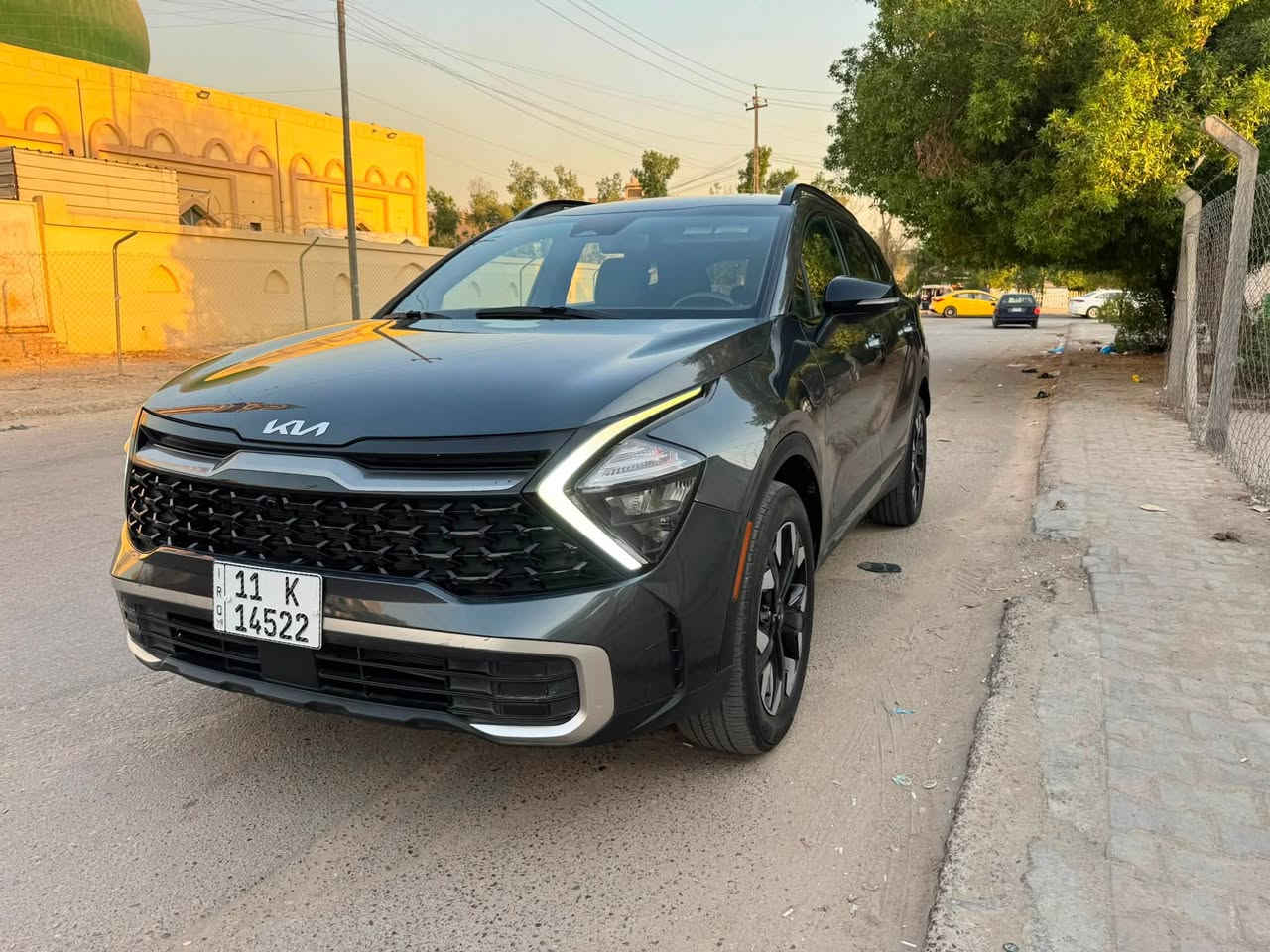 سبورتج 23 الحجم الكبير فول عده الفتحه  بدون صبغ الحادث جانبي فقط باب تبديل بلادي +بارد بل جاملغ 
محرك 2500 ثلاث انضمت قيادة ماشيه 20 mi
#المواصفات

1. شاشه كبير

2. بصمه

3. شحن وايرليس

4.تشغيل عن بعد 

1. كامرا

2. رادارات جانبيه

3. رادار امامي

4. لايتات لد 

5. بكلايت لد 

6. كشنات جلد

11.هيترات بالكشنات

1. ويل كب 19

13.اشاير بالمري

14.كيجات دجيتل 

1. قطعتين تبريد 

2. تبريد بيانو 

3. تحكم 

4. نظام سبورت ايكو عادي

5. فور ويل 4x4

20.ايقاف ذاتي اوتو ستوب

21.حساسات خلفيه

1. اوتو هولد 

2. نظام منحدرات 

3. كشن السايق كهرباء
4. ⁠شاحن بل كشن 
5. ⁠تحكمات التبريد المس 
رقم الهاتف ***********
