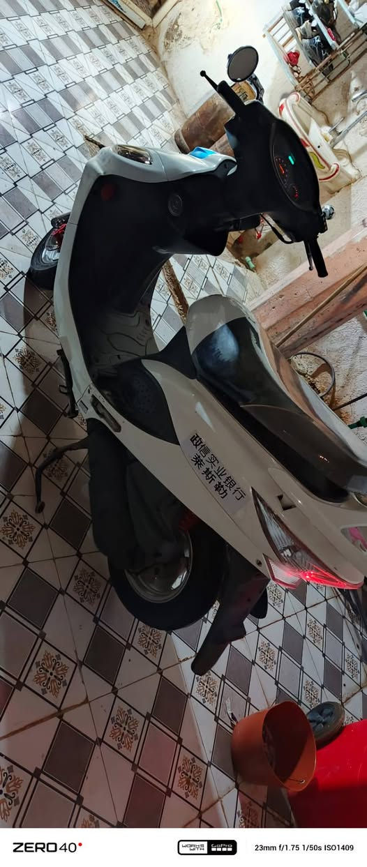 V2 • بوليسي19 • ١٨٠٠٠