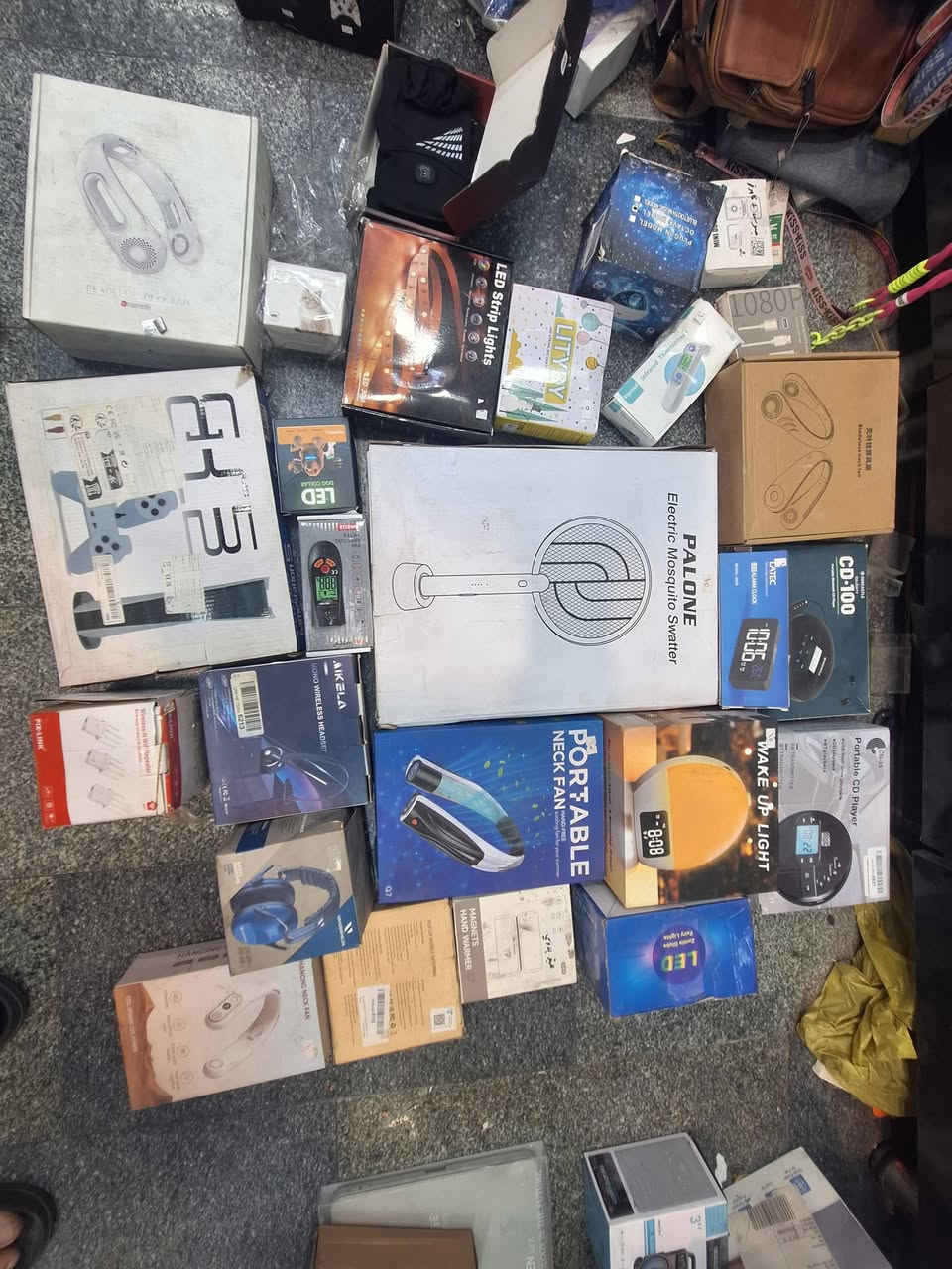 الكترونيات  امزون كلهن شغالات. شلعه ب٩٠ الف مكاني بغداد ***********
