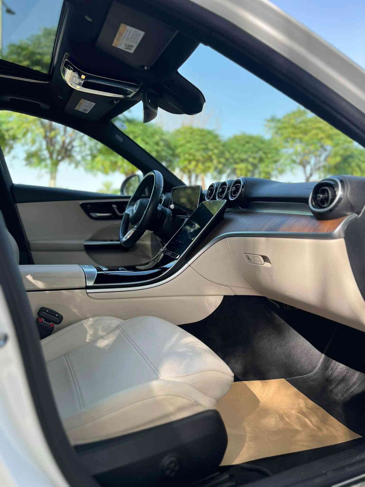 C300 AMG • ٢٠٢٤ • ١٣٠٠٠ ميل