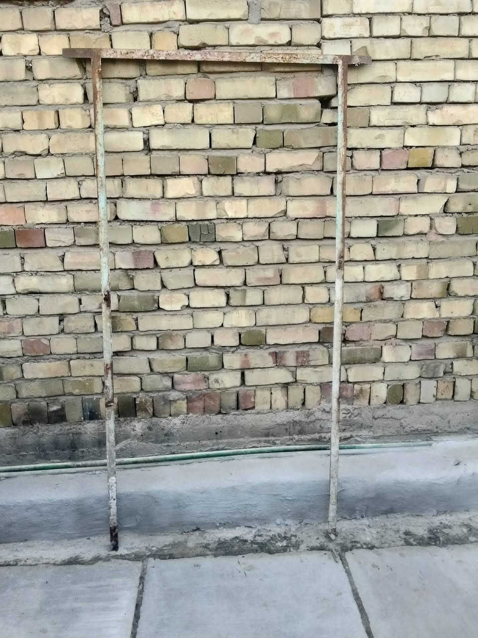 باب قديم • يحتاج صبغ • مدينه صدر