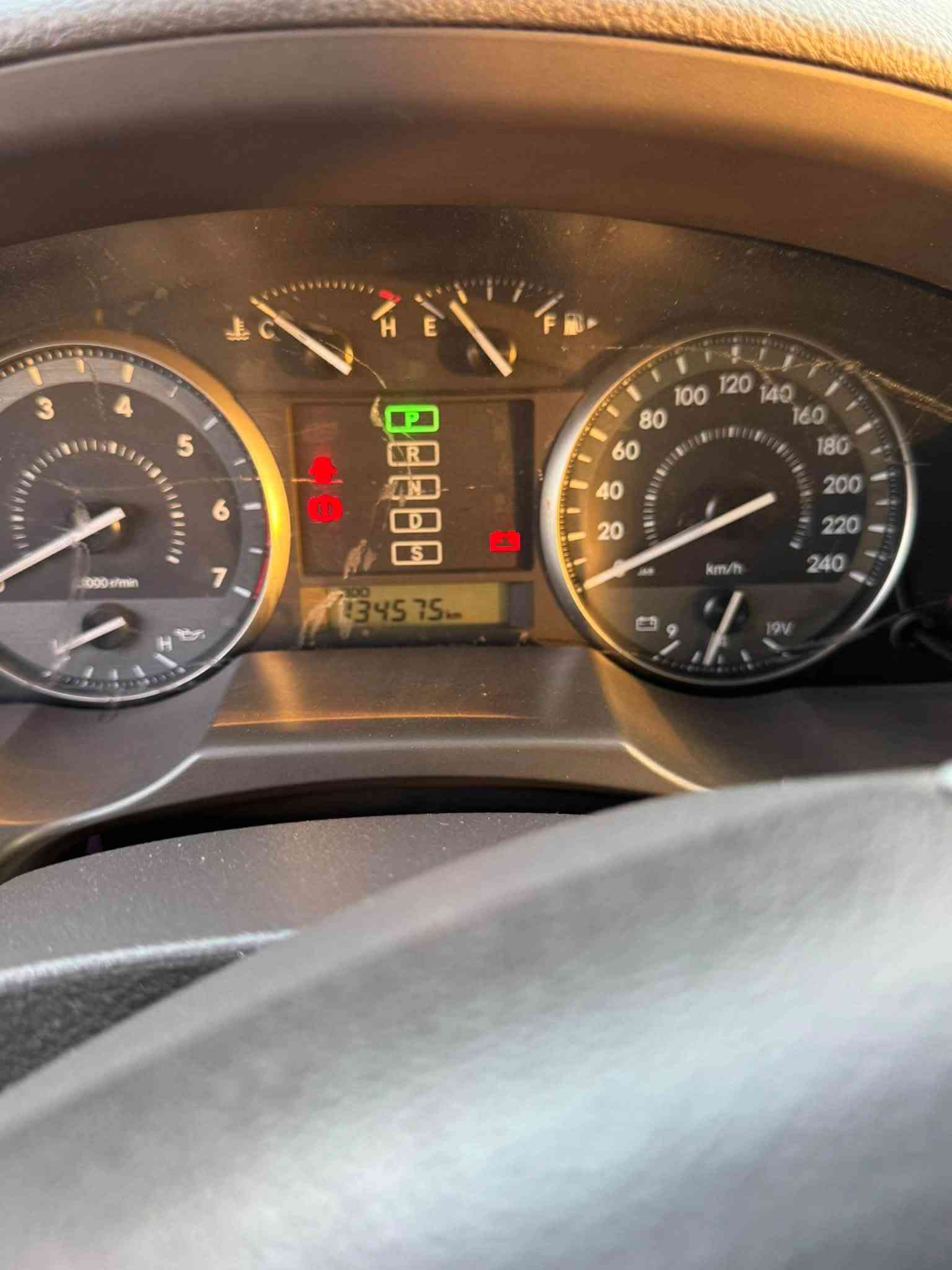 لاندكروزر بريم • ٢٠١٤ • ١٣٢ ألف كم