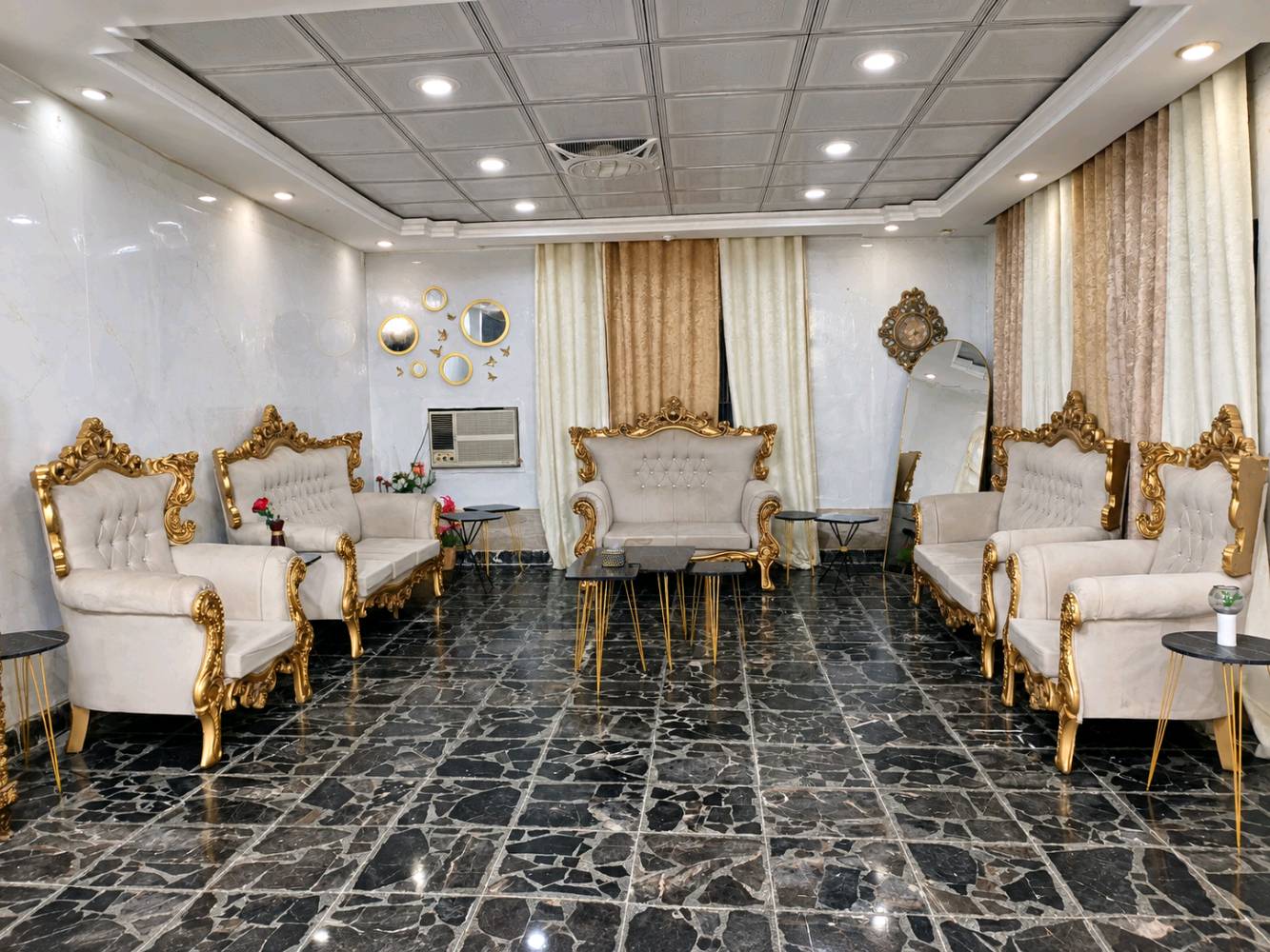 بعقوبة بهرز • كنب