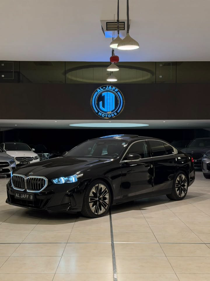 سعر جدا مناسب 🔥🔥🔥
السلام عليكم 
للبيع فقط بدون مراوس  BMW 530i X Drive 
موديل 2024 ماشية 15 الف 
مواصفات داخل جوزي وفتحة وكشنات جلد تدفئه وتبريد وكامرات 360 درجه وداتا شو وبصمات ورادار وسماعات هارمن كاردون و شباك لد وصندوك كهرباء وبعد هوايه مواصفات 
🚨السياره مرقمه وجاهزه
وارد امريكي بيها جاملغ وبنيد مبدل بلادي بدون صبغ وشاصي سليم ، شويه بيها دواخل وايرباكات طاك وراجع سستم 

السعر : 355 $ ورقه 
للاستفسار: *********** كاوه جمال 
العنوان : السليمانية المعارض الجديده معرض (الجاف)
