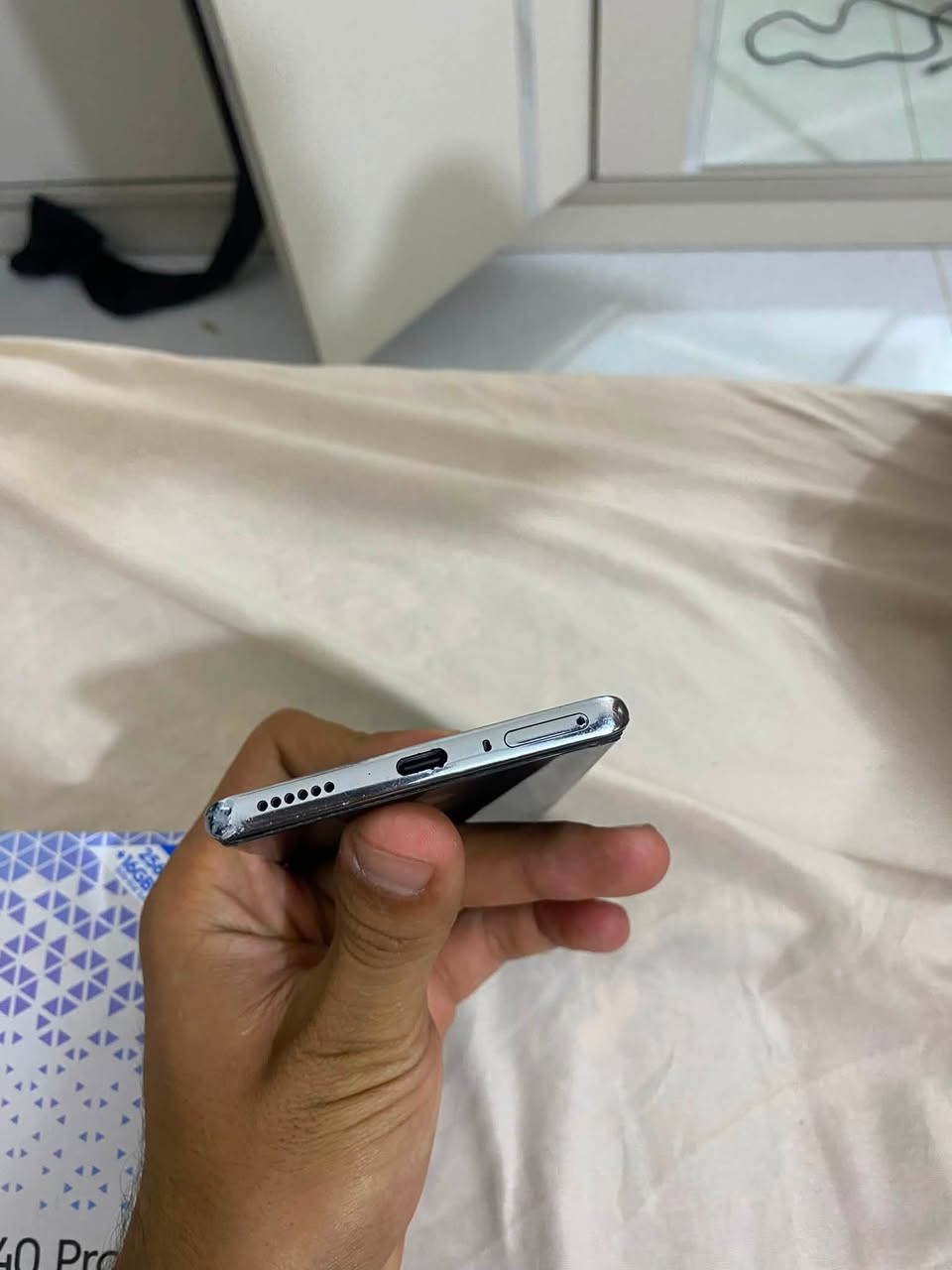 سلام عليكم تكنو كامون 40 برو جهاز ما مفتوح بس بي طختين بل شاصي شرط ما مفتوح رام8+8 بطاريه 5200 شاحنه ويا 45 واط اصليه مالو  جهاز مابي شي سعر 300 وبي مجال لطيبين رقم متواجد ***********
