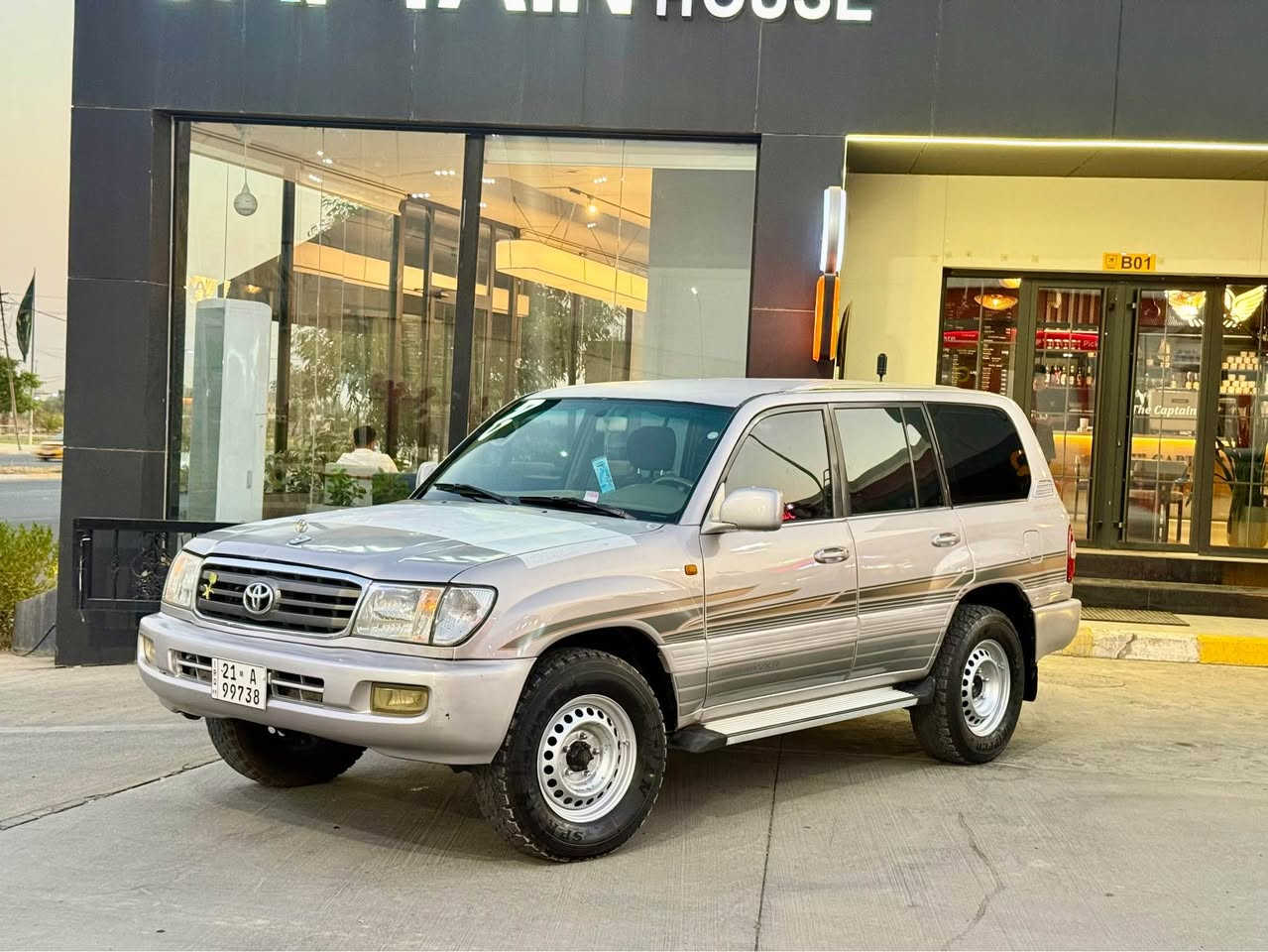 ‎تويوتا  لاندكروز موديل  2002  ( کیر عادي )

‎تحويل اصولي (اصلي )  سنوية رقم كلهم جديد
‎شرط تحويل و وكالة

‎سعرا  125 مجال قليل
‎مكان كركوك داخل المدينة

مواصفات داخل اصفر جامات كهربائي تبريد مركزي ثلاجة 
منضومة غاز ايطالي ٨٠ لتر يعني سيارة بنزين و غاز لايتات زينون مرايات كهربائية شاشة و كاميرة خلفي 
سيارة بي ٣ قطع صبغ و باب كلير بدون دواخل بدون ايرباك بدون تبديل بشرط باقي سيارة كفالة من كلشي
 
‎ محرك  6 سلندر بدون صوت  بدون بخار بدن صرف كلهم

‎كورك  ***********
‎اسيا  *********** كركوك, العراق
