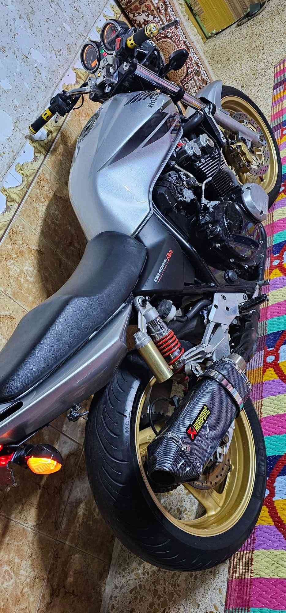 السلام عليكم سيبي فور 400  جيل الثالث سكيورتي كفاله عامه دراجه مكاني بغداد شراي يتصل *********** مو شراي لا يطب يتعبني ويواعد اوراقهاا كامله اصوليه السعر ١٦ وبي مجال
