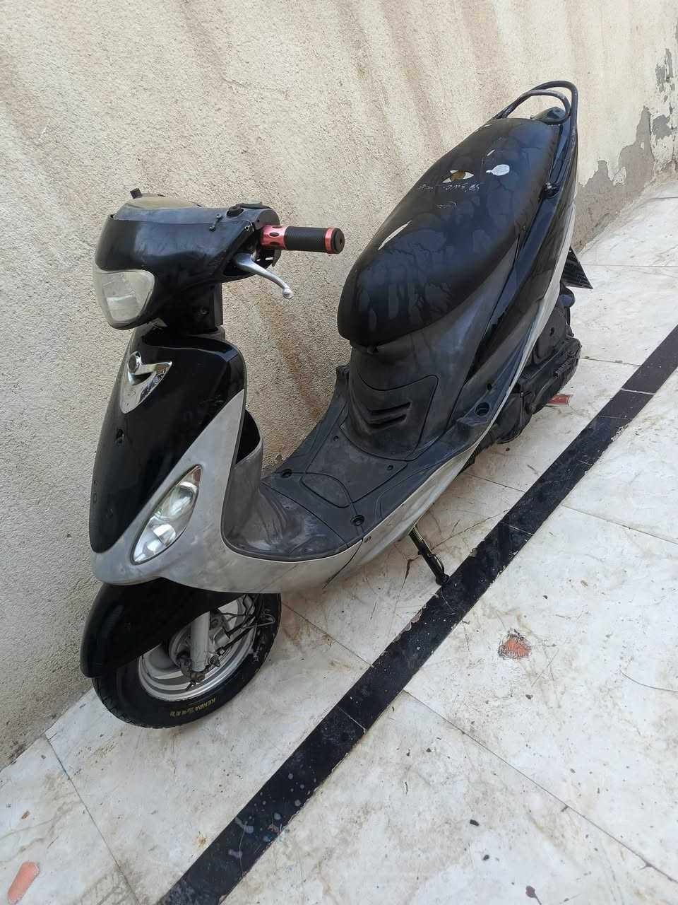 دراجه ماكس قجمه شلعه ومعدل مكينه ناعمه خرسه سلف هندر اشاير لايتات بك لايت كلها شغاله نكره سلف لاتبخير ولا تنقيص مجفته مره وحده 49 مضبوطه المكان بصره حيانيه سعر 600  وبيها مجال ***********

