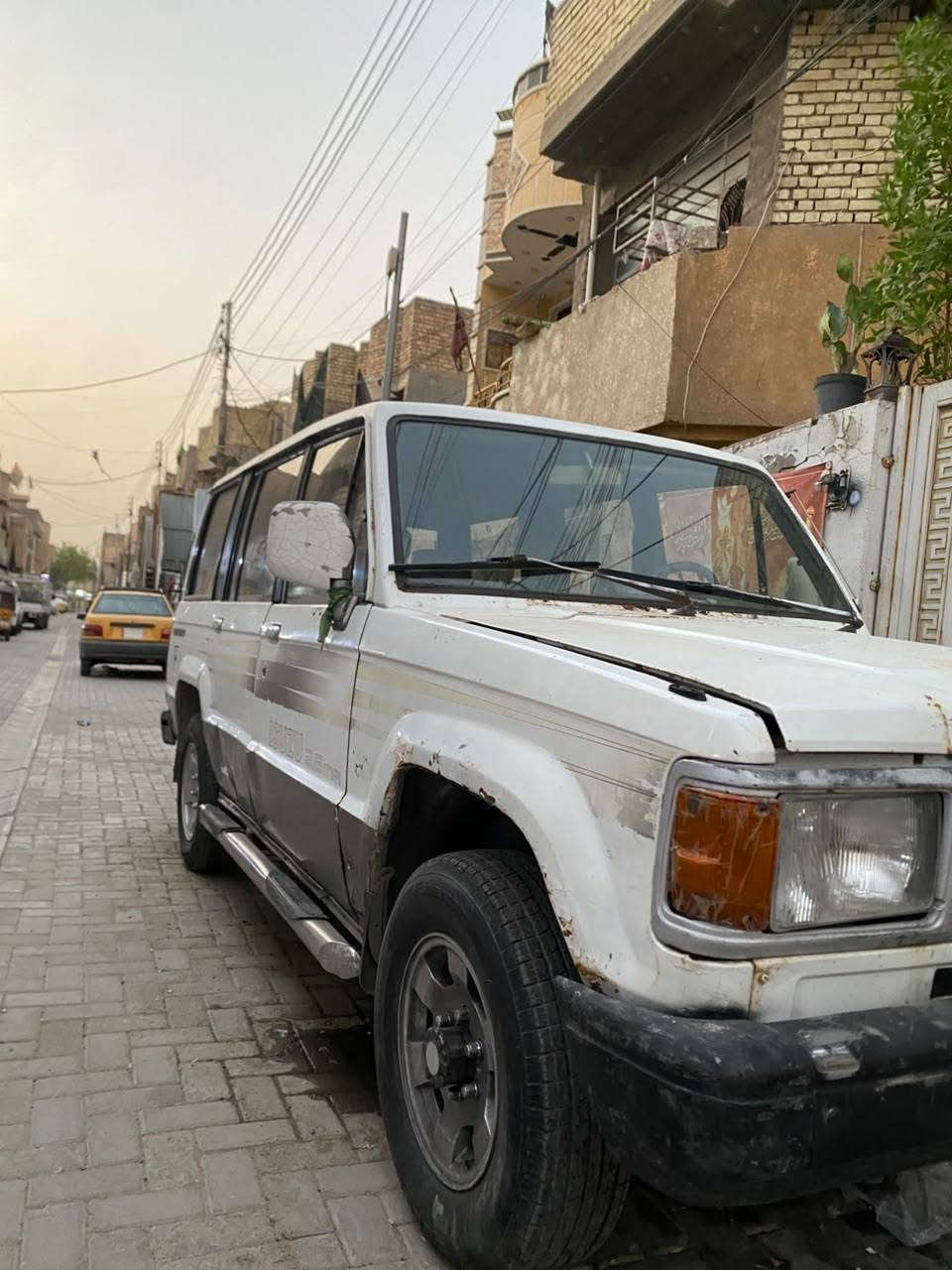 سلام عليكم تالوبر ازوزة للبيع موديل 91
رقمها واسط راعيها موجود تحويل ثاني يوم السعر 24 وبيها مجال بسيط بغداد العبيدي ***********

ملاحظة  السيارة بيها مكينة ونجي 6 بيها تبخير يعني اجفت
