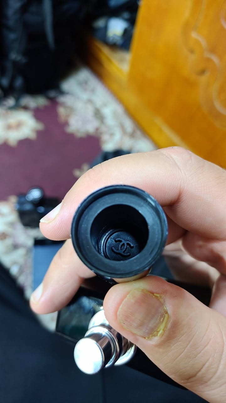 عطر بلو دي شانيل 50ml
جديد مستخدم رشات فقط
عطر جميل راقي يناسب كلا الجنسين
سعر العطر 135 الف مع التوصيل 🔒
عنواني بصرة جمهورية و توصيل متوفر
تواصل خاص او واتساب ***********
