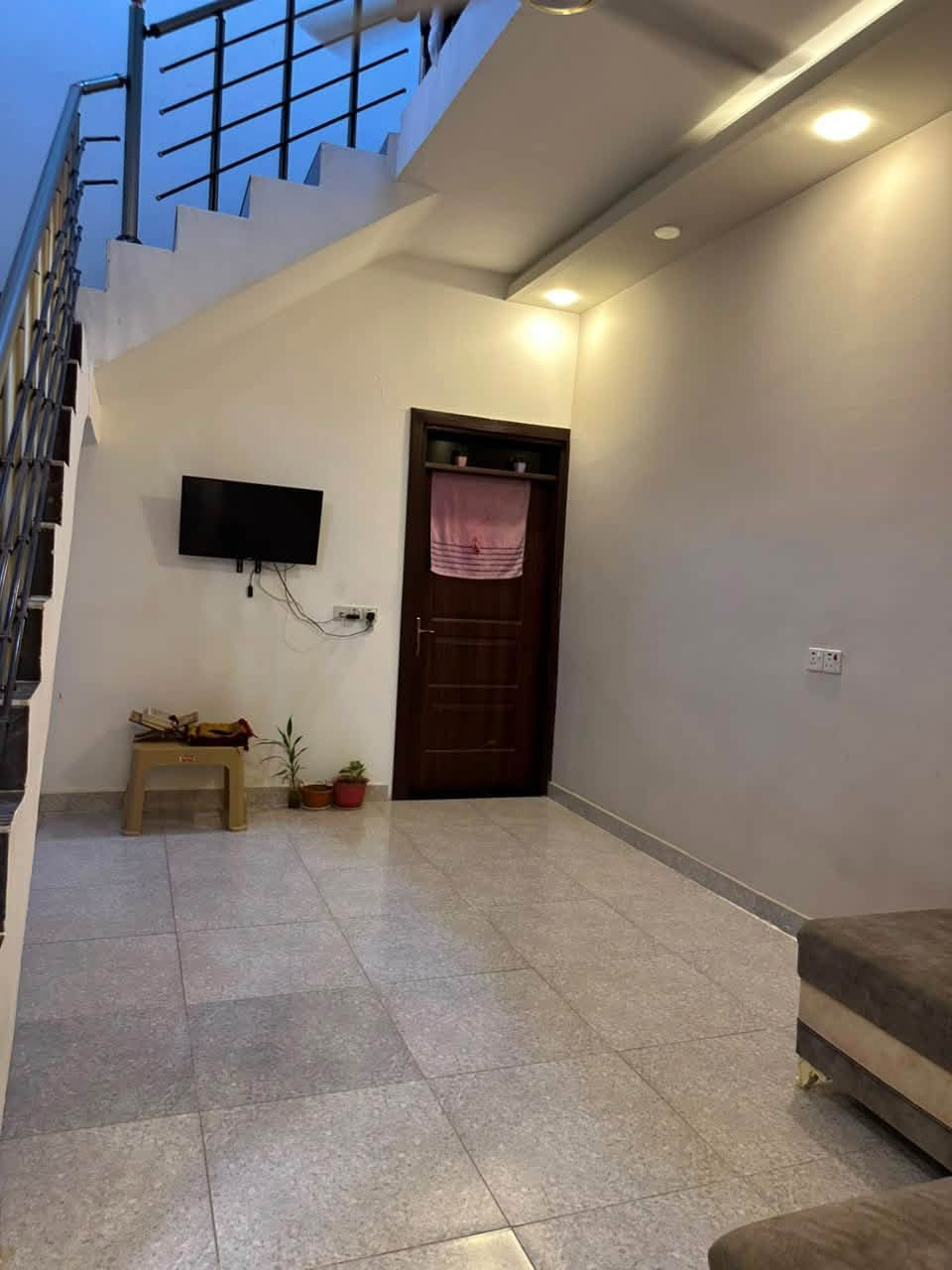 السلام عليكم ☎️***********☎️

🔴متاح بيت 🏠 للبيع المساحه 100م طابقين ⚫️

🔵بناء حديث شغل درجه اولى 🟢

نضام سبالت أبواب قاصه 

🟣 محتويات البيت🟤

🟡الطابق الأول استقبال مطبخ صاله  غرفه نوم صحيات منور⚪️

🔵الطابق الثاني غرفتين نوم صحيات  سطح

         ✅المطبخ معزول عن صاله ✅

🟤الطابق الثاني بيتونه جبيره سطحين ⚫️⚫️

🌘📞***********📞

          🟥➰موقع دور الزراعة الثانية ➿🟥

    

🔺لاستفسار الرقم 🔺***********📞
